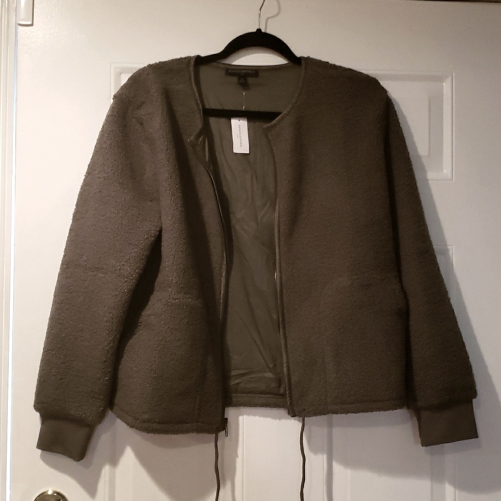 Women's sherpa jackets.